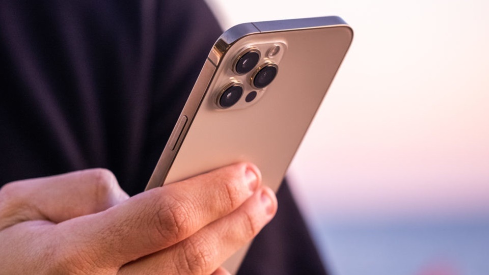 Kupas Tuntas IP 12 Pro Max: Mewah, Kencang, Tapi Ada Minusnya