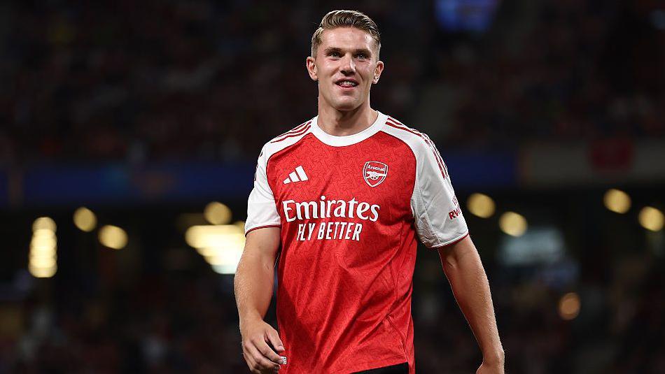 Viktor Gyökeres Resmi Berseragam Arsenal, Striker The Gunners!