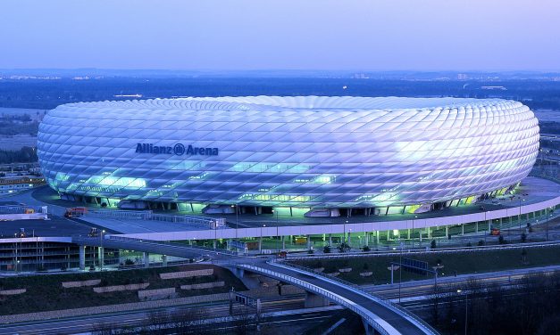 Stadion Allianz Arena Dengan Desain Mewah & Teknologi Canggih