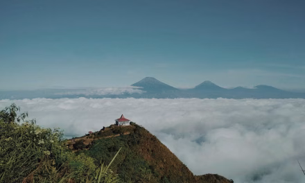 Menjelajahi Bukit Dan Gunung Terindah Untuk Liburan Akhir Pekan