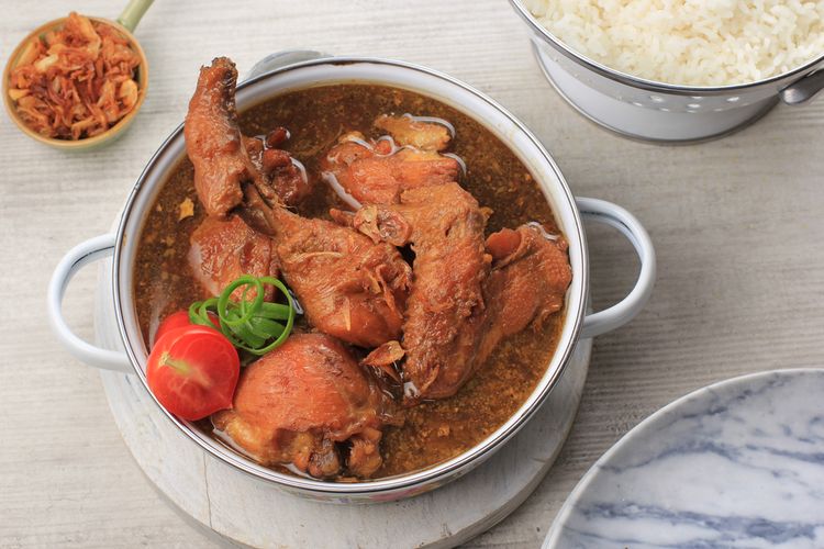 Semur Ayam Dengan Soun, Kuah Manis Gurih Bikin Nagih