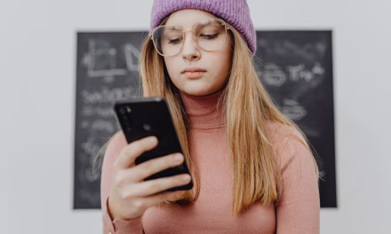 Niat Cuma Hobi, Kebiasaan Konsumtif Gen Z Ini Bikin Bahaya